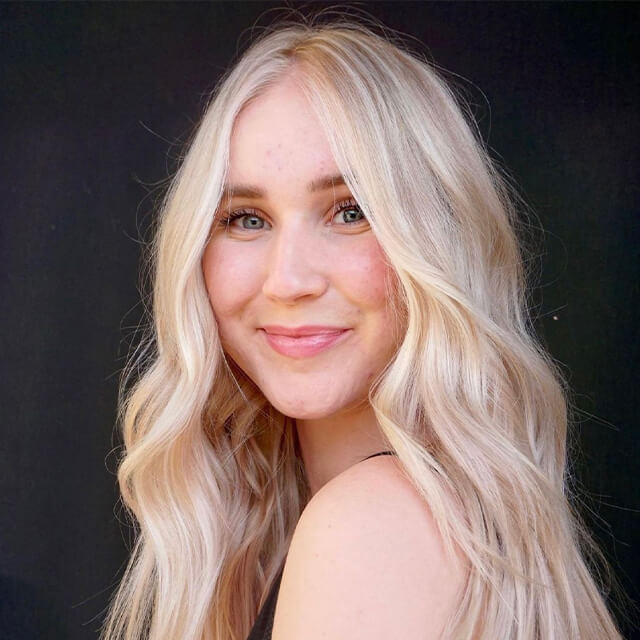 visa-DiveThru Portrait of Sophie Gray