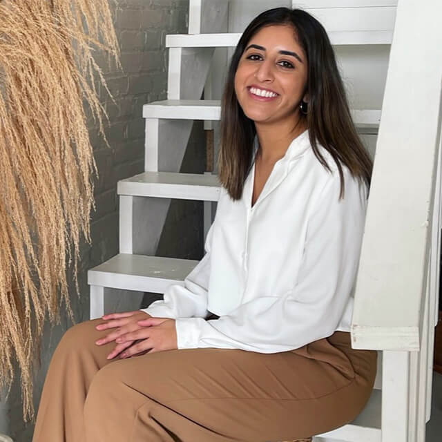 visa-Marlow Portrait of Nadia Ladak